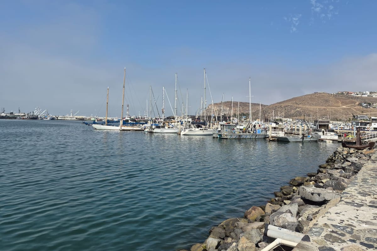 Cierran puerto de Ensenada a la navegación por tormeta tropical