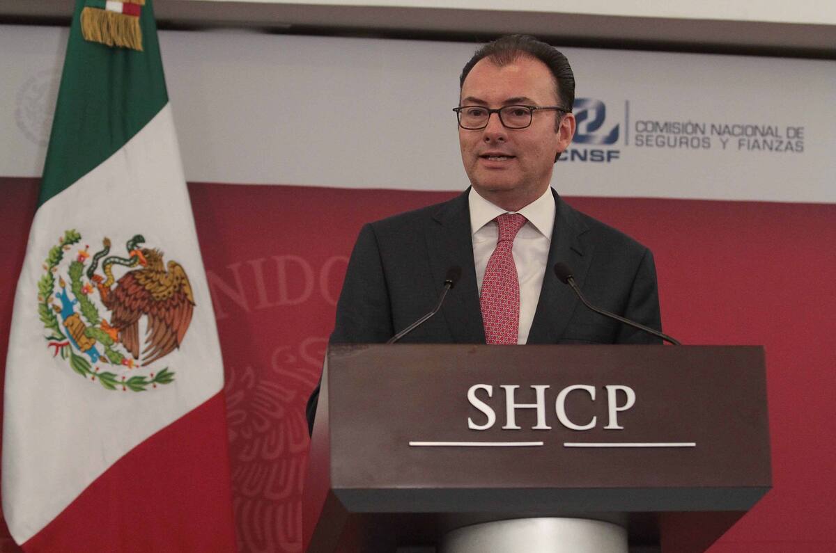 50826109. México, D.F.- El titular de la Secretaría de Hacienda y Crédito Público, Luis Videgaray dio a conocer que Norma Alicia Rosas Rodríguez fue nombrada nueva presidenta de la Comisión Nacional de Seguros y Fianzas (CNSF) en lugar de Manuel Aguilera.
NOTIMEX/FOTO/GUILLERMO GRANADOS/GGV/POL/