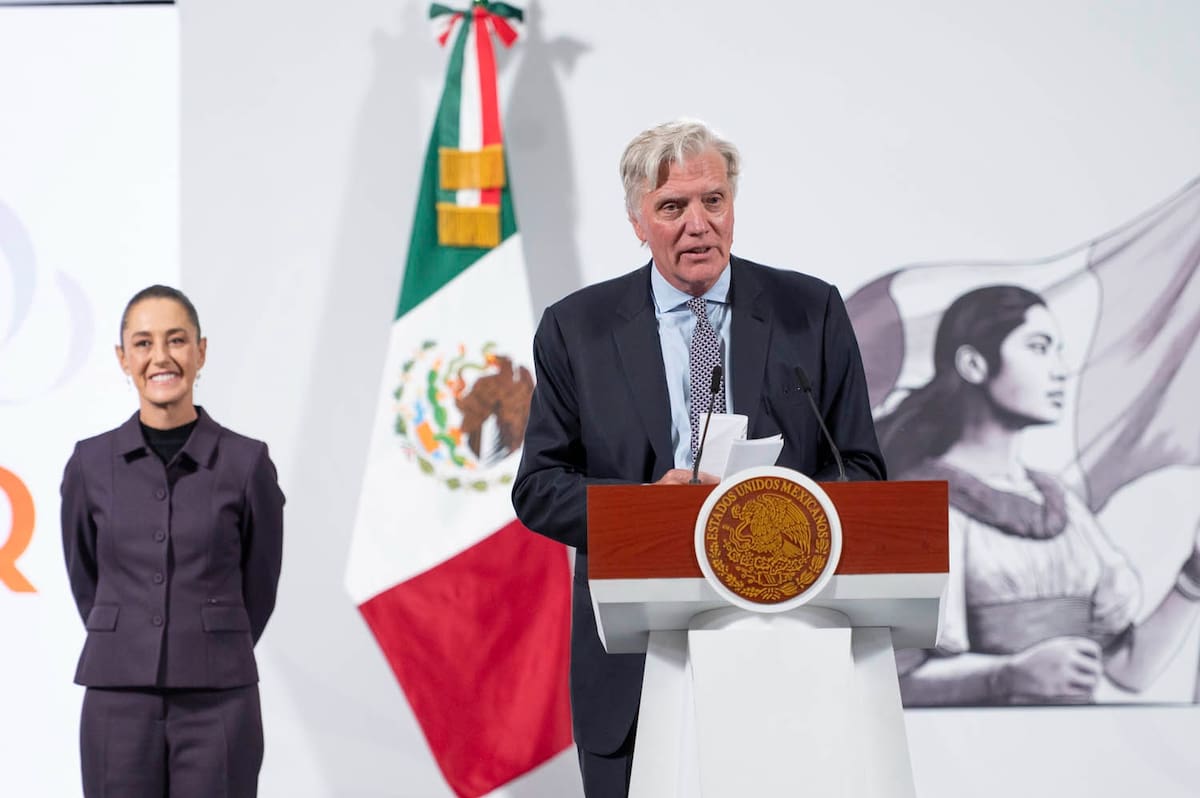 Keith Patrick Harney, directivo de operaciones de CloudHQ, en la 'Conferencia del Pueblo' de la presidenta Claudia Sheinbaum. | Crédito: Presidencia