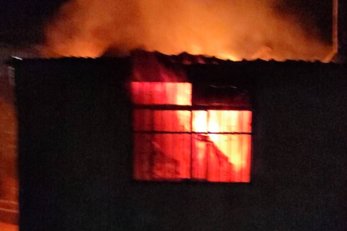 Muere hombre víctima de inhalación de humo durante incendio de una vivienda en Hermosillo
