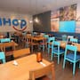 Autoridades desalojan el restaurante IHOP en Tampico tras un adeudo de rentas superiores a 200 mil pesos y un litigio de seis meses que terminó con el mobiliario dejado en la vía pública