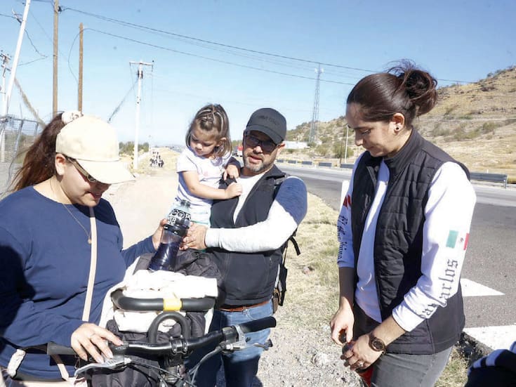 “Amar a la Virgen es amar a Jesucristo”: Esteban se suma a peregrinación rumbo al Cerro de la Virgen de Guadalupe en Hermosillo