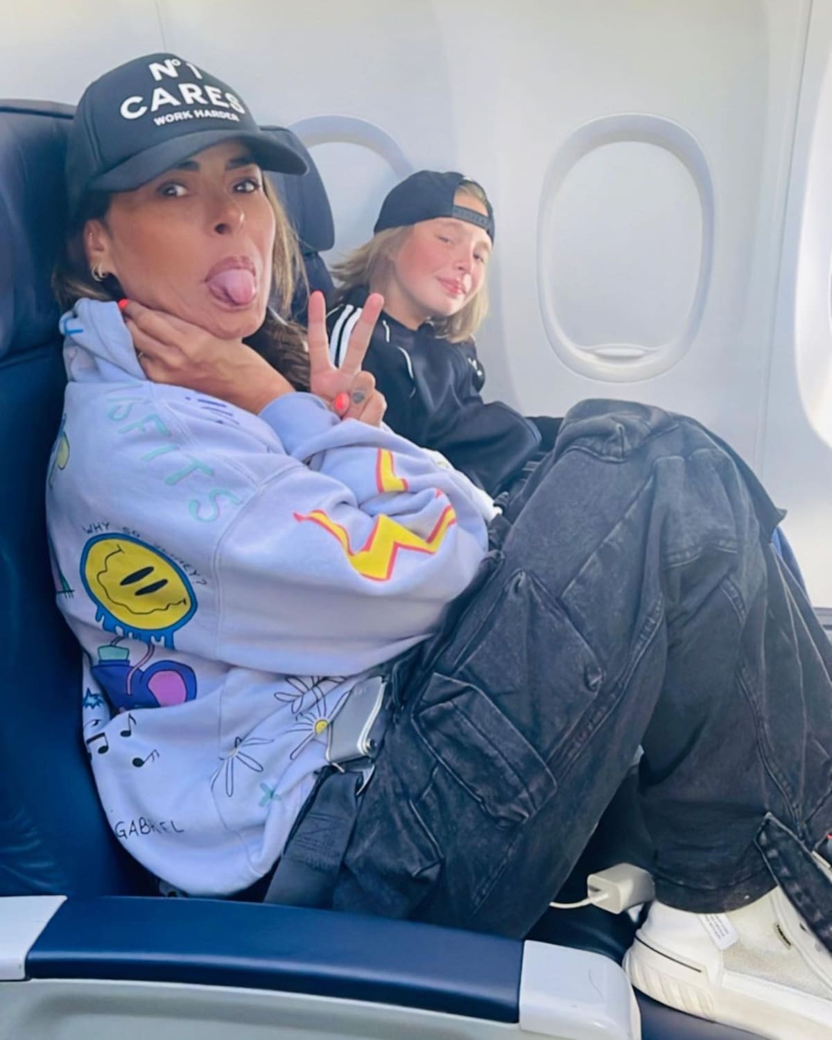 Galilea Montijo y su hijo Mateo.