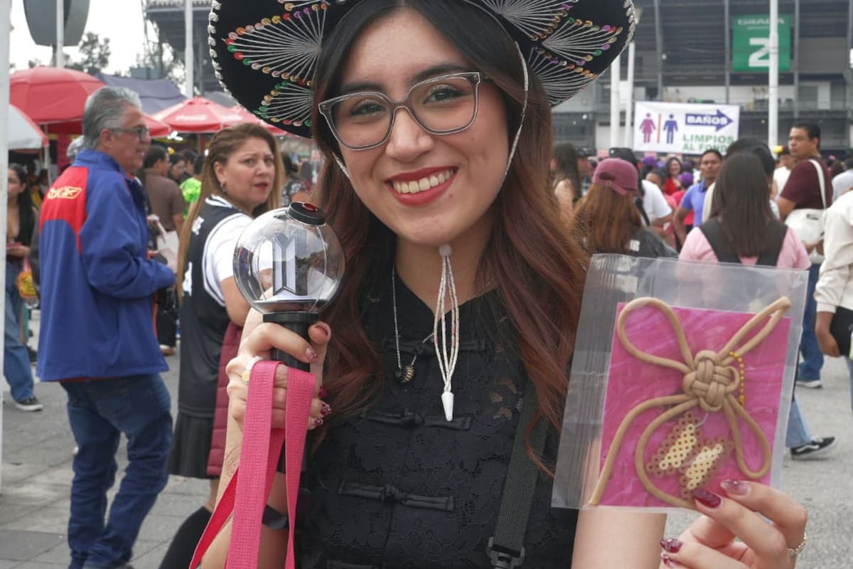 Freebies, la tradición army que llena los conciertos de BTS en México de regalos hechos a mano y detalles únicos