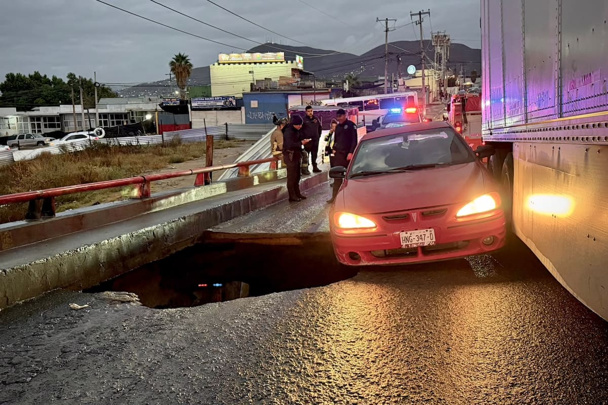 Cierran puente en Terrazas del Valle tras lluvias: Ayuntamiento espera que el Estado intervenga pero falta permiso de CFE