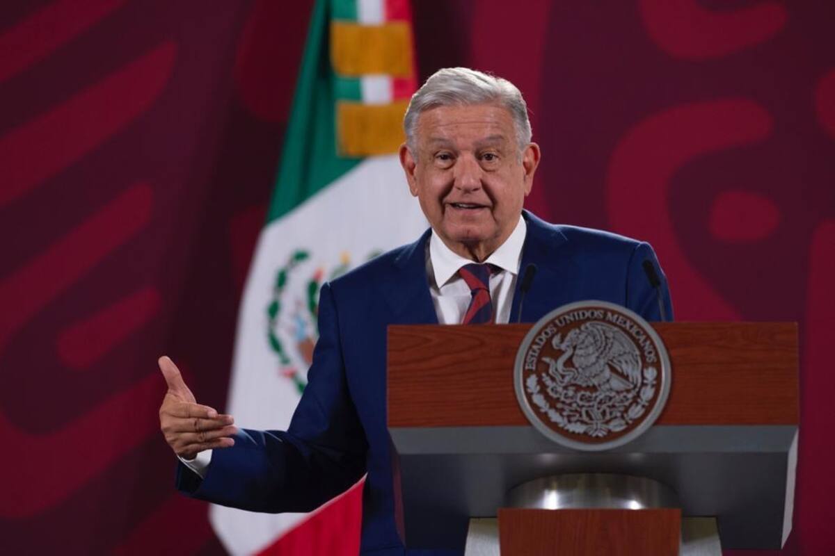 México podría bajar precios en gasolinas con una o dos refinerías más: AMLO