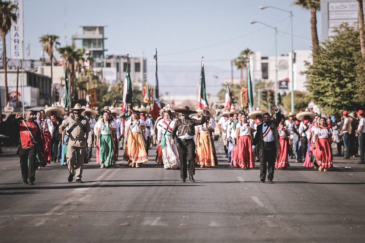 Participan más de 6 mil personas en desfile del 114 aniversario de la Revolución Mexicana