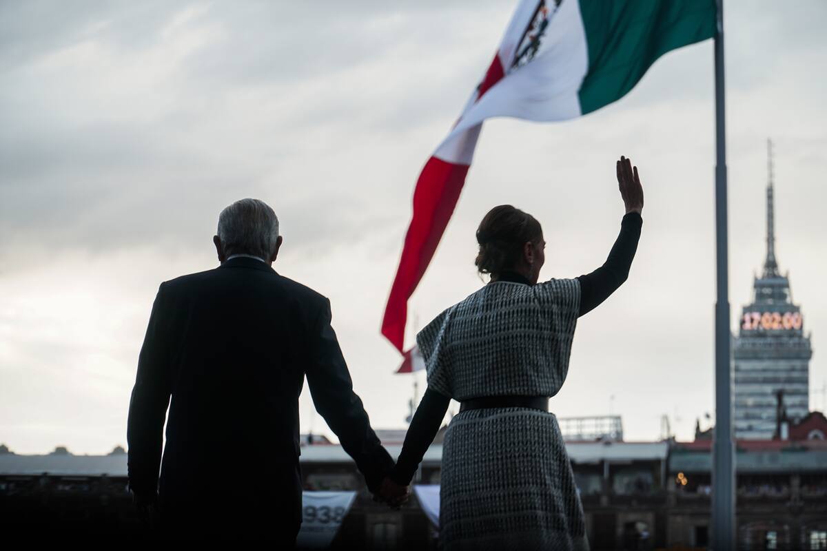AMLO promete aumento en becas para estudiantes de todos los niveles educativos