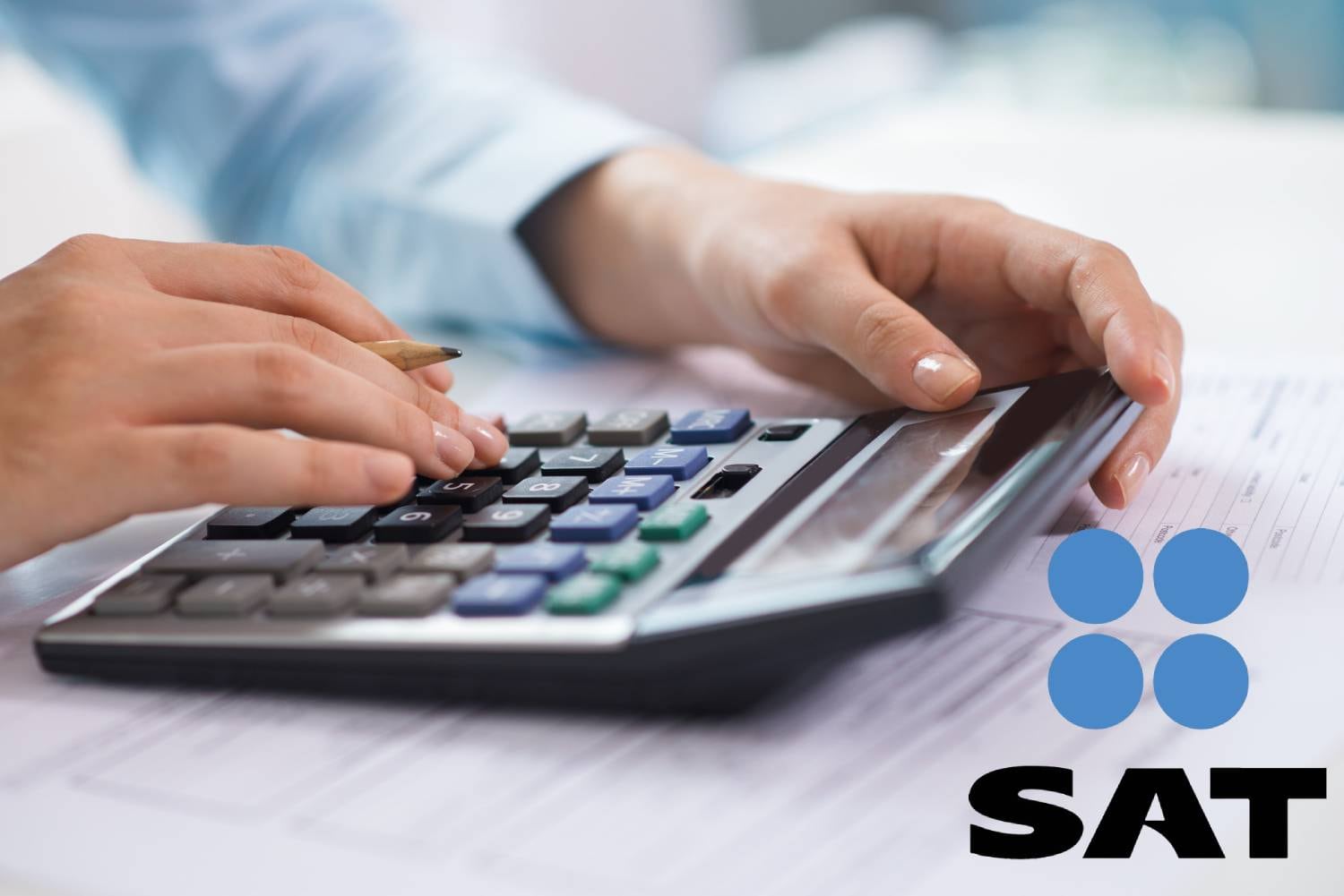 Algunas prestaciones laborales sí deben pagar impuestos ante el SAT, lo que impacta directamente en la declaración anual. | Foto: Especial