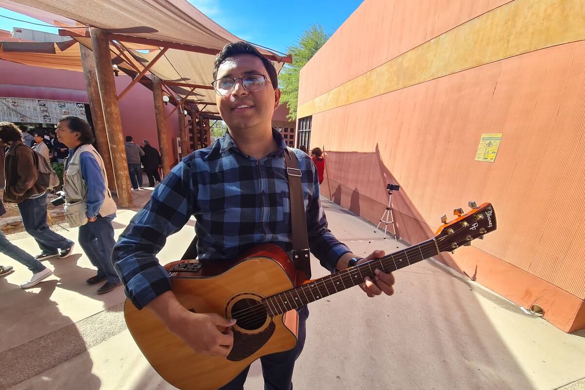 Músicos, portadores de la alegría y cultura de Sonora