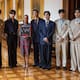 BTS aparece en Palacio Nacional y desata euforia en el Zócalo de CDMX; así saludaron a las ARMYS (VIDEO)