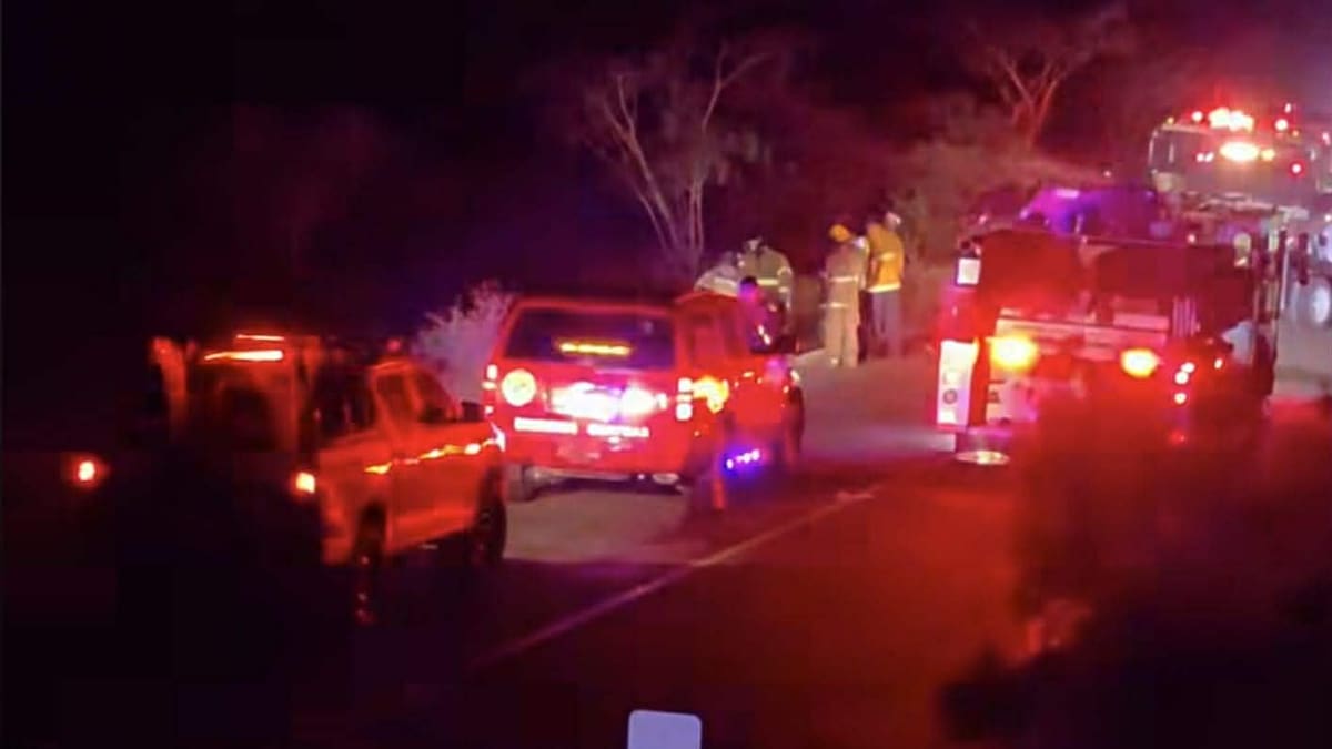 Mueren dos personas calcinadas en accidente automovilístico en la carretera al Delfinario