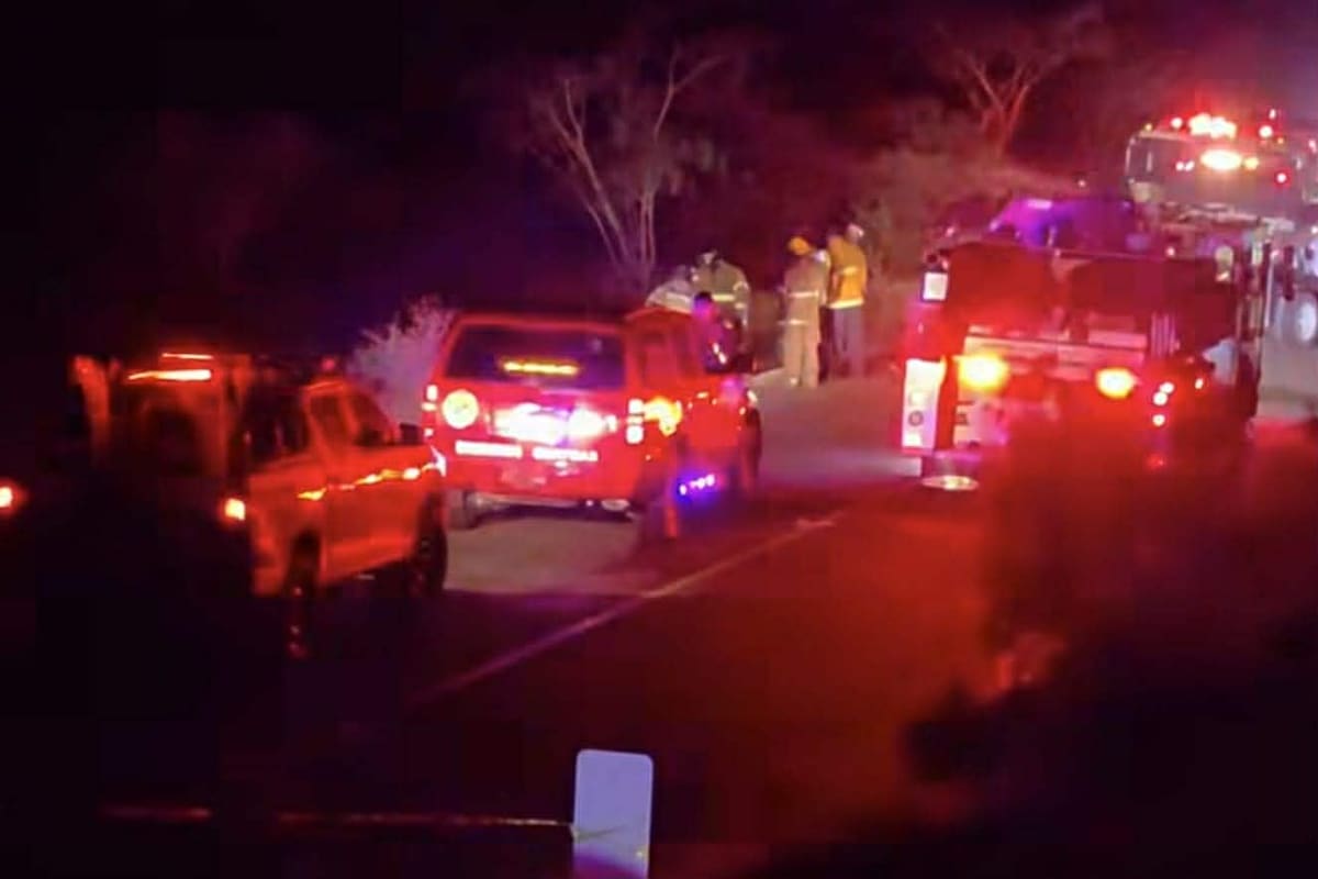 Mueren dos personas calcinadas en accidente automovilístico en la carretera al Delfinario