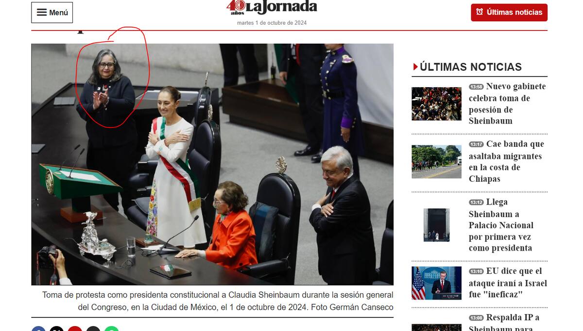 Luego de que Claudia Sheinbaum saludara a la ministra presidenta de la SCJN, Norma Piña, ella la aplaudió al recibir la banda presidencial.