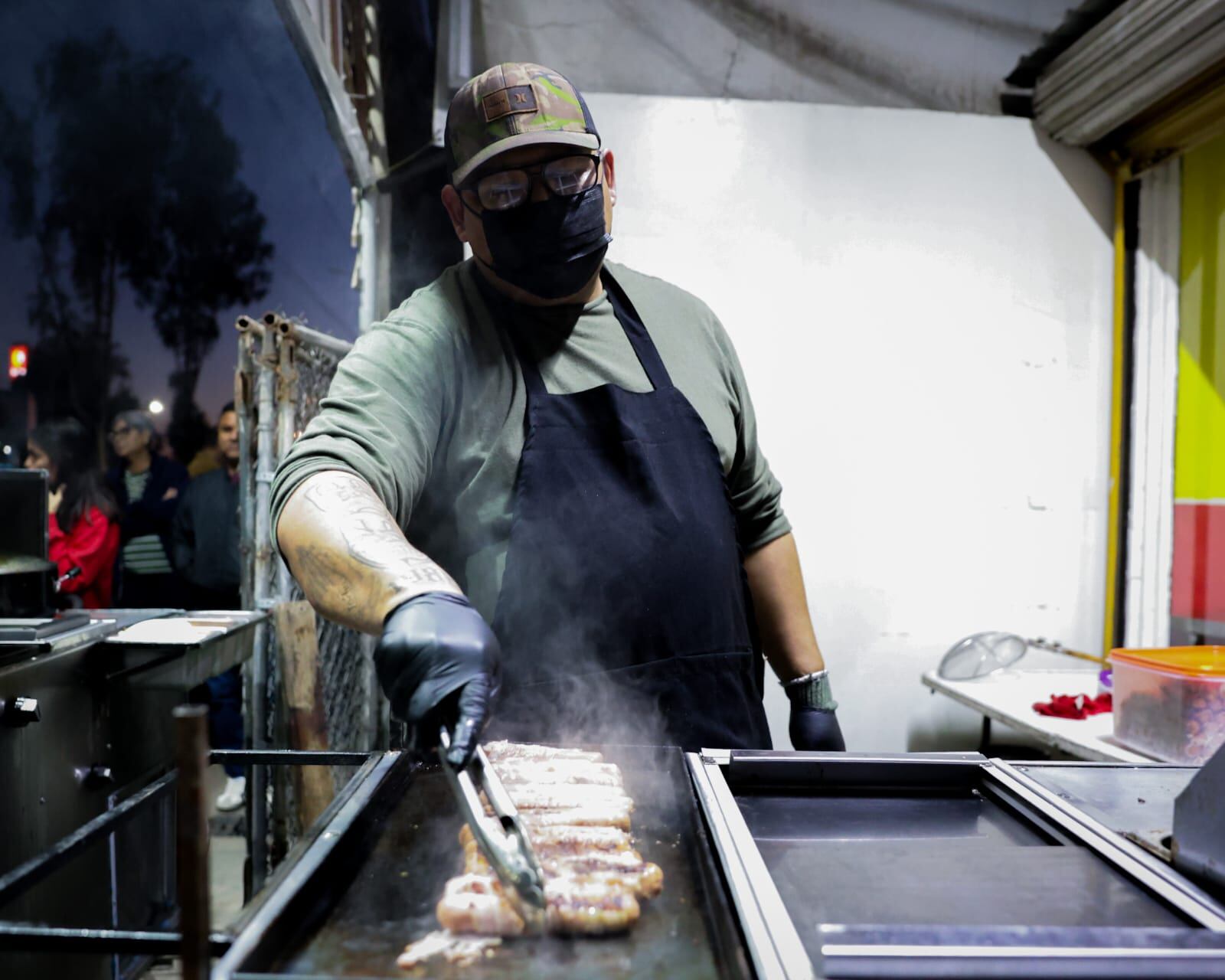 Luego de la detención por el ICE en California, la familia Alcaraz volvió a Mexicali y emprendió un negocio de hot dogs estilo Sonora l Foto: Cortesía
