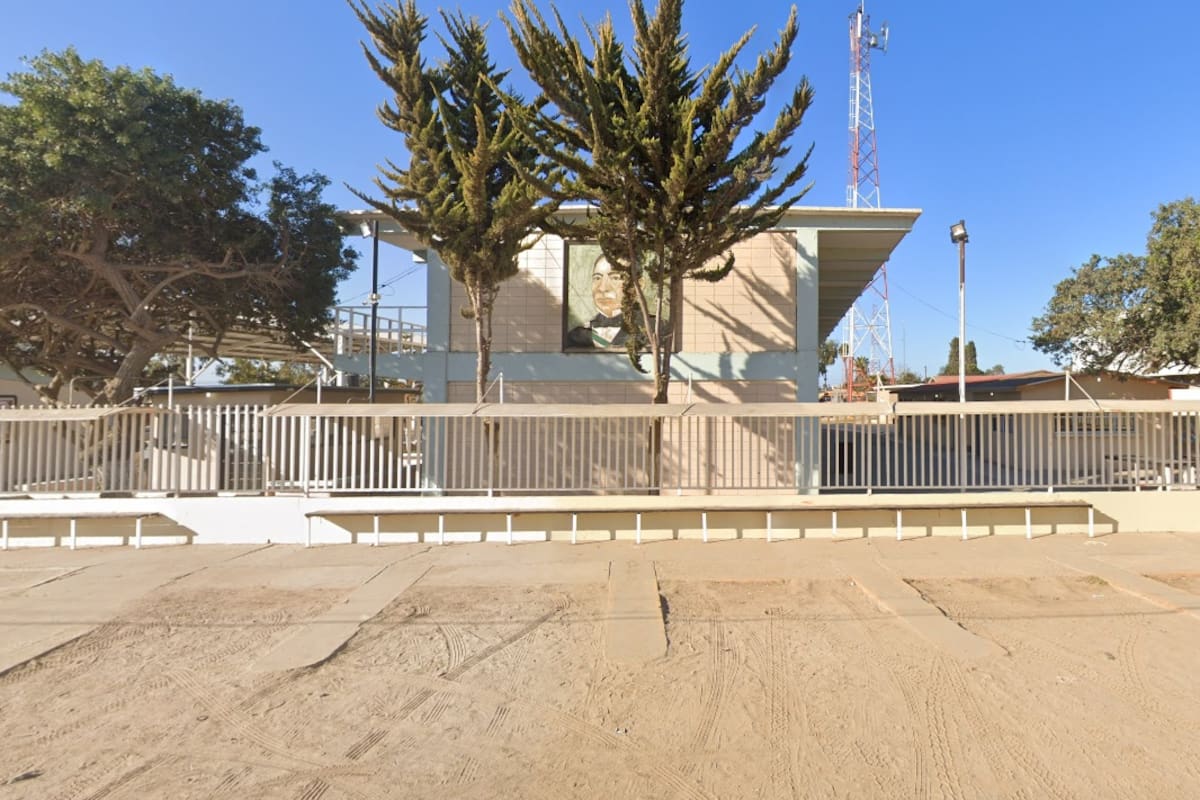 Preocupa a padres riña con arma blanca afuera de secundaria en San Quintín