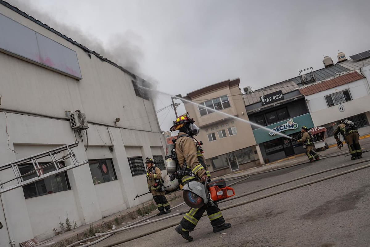 El establecimiento registró su segundo incendio en menos de 24 horas; no hubo personas lesionadas, aunque los daños materiales obligaron al cierre temporal del negocio. Foto: Border Zoom