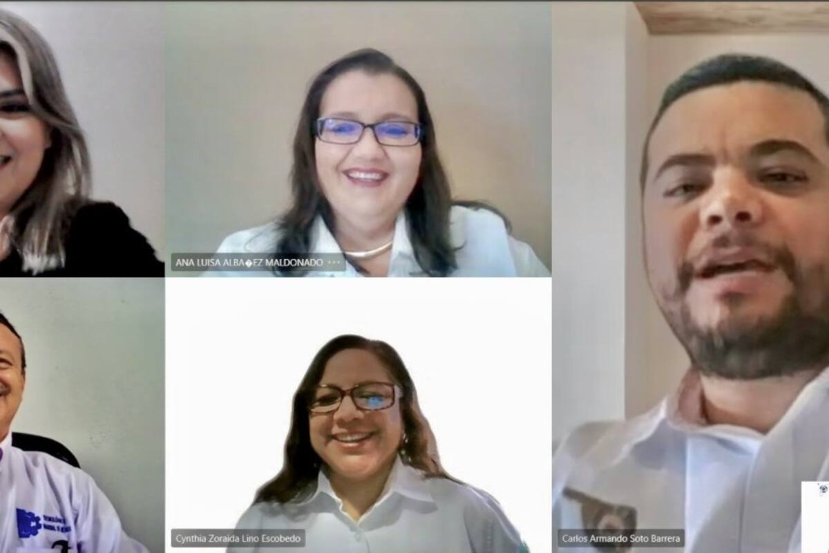 Se titula guaymense tras 19 años de haber concluido la universidad