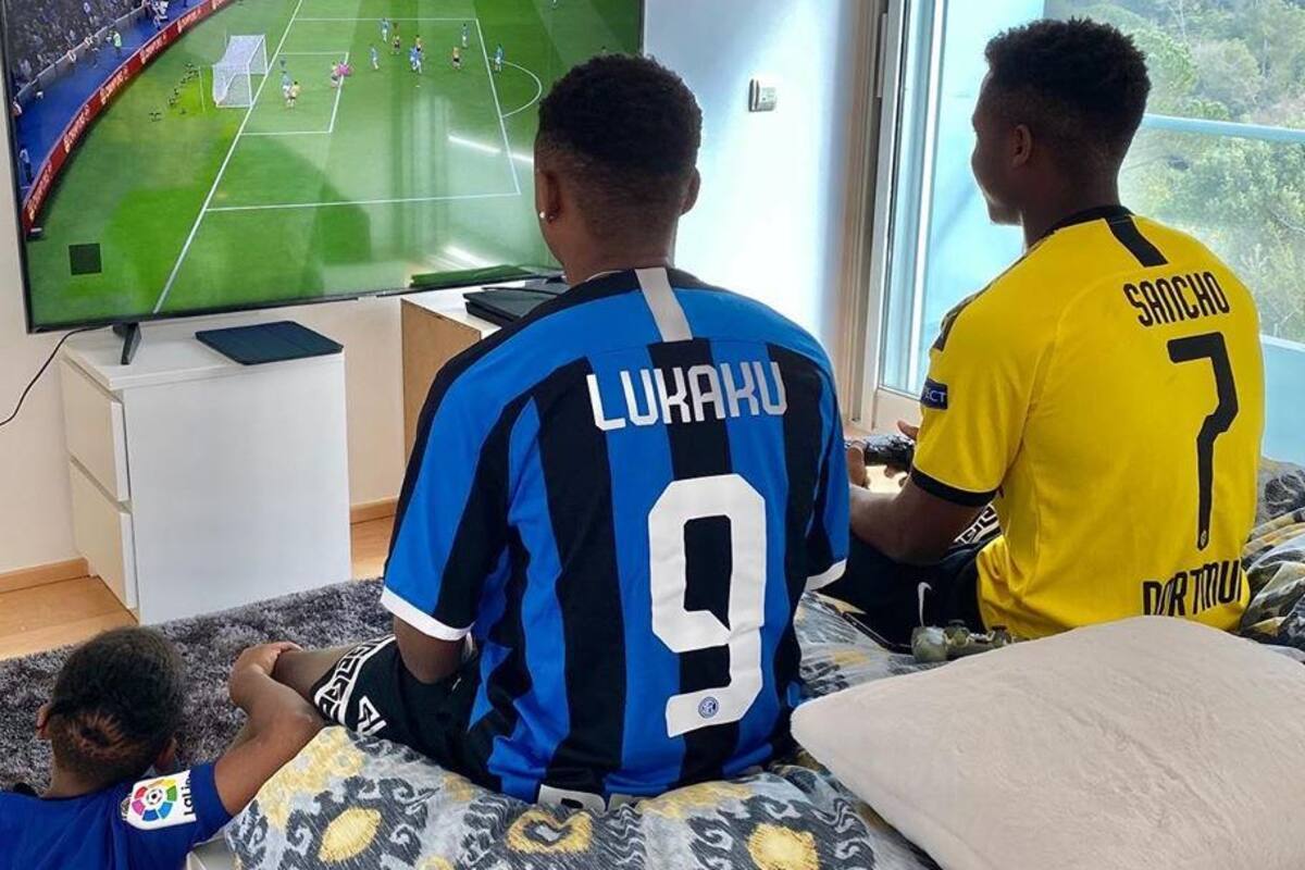 Ansu Fati pasa la cuarentena jugando al FIFA