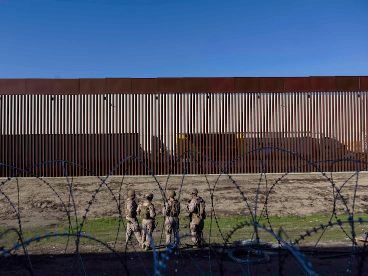 El gobierno de EEUU advirtió que migrantes que reingresen ilegalmente tras ser deportados enfrentarán sanciones de hasta 20 años de prisión