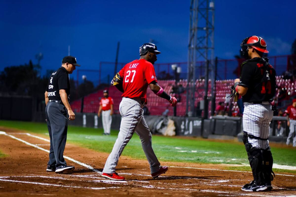 Una carrera más llegó de manos de Junior Lake quien, luego de ponerse en base con ponche y “wild pitch”, llegó a tercera con par de jugadas de selección, para finalmente pisar el plato con otro lanzamiento descontrolado que se convirtió en la quinta rayita de la visita.