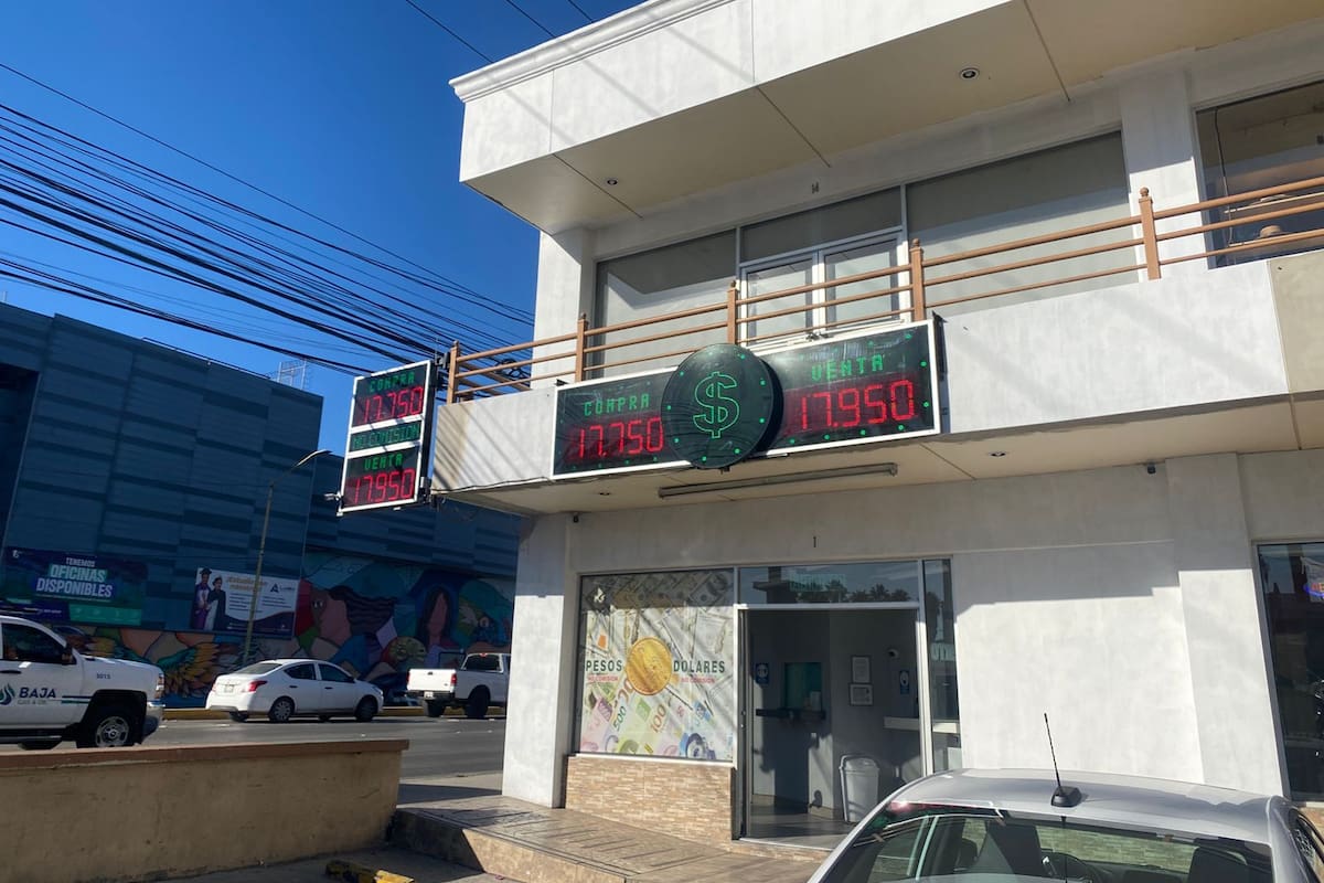 “Coquetea” dólar con romper piso de los 18 pesos en Tijuana