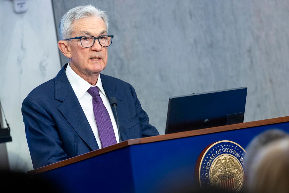 Powell reitera independencia de la Fed, en reunión con Trump en la Casa Blanca