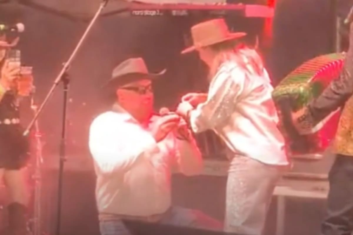 Propuesta de matrimonio en pleno concierto: pareja se compromete durante show de Grupo Honorables en La Cura Fest (VIDEO)
