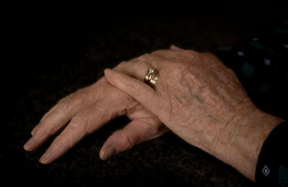 Por qué se marcan las venas de las manos según expertos en salud | Foto: Especial (canva)