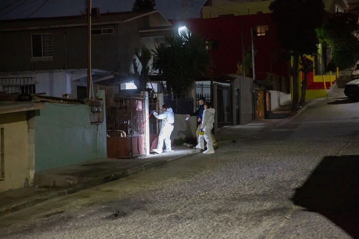 La víctima, de aproximadamente 57 años, recibió un disparo en el pecho; autoridades investigan el homicidio y hasta el momento no reportan detenidos. Foto: Border Zoom.