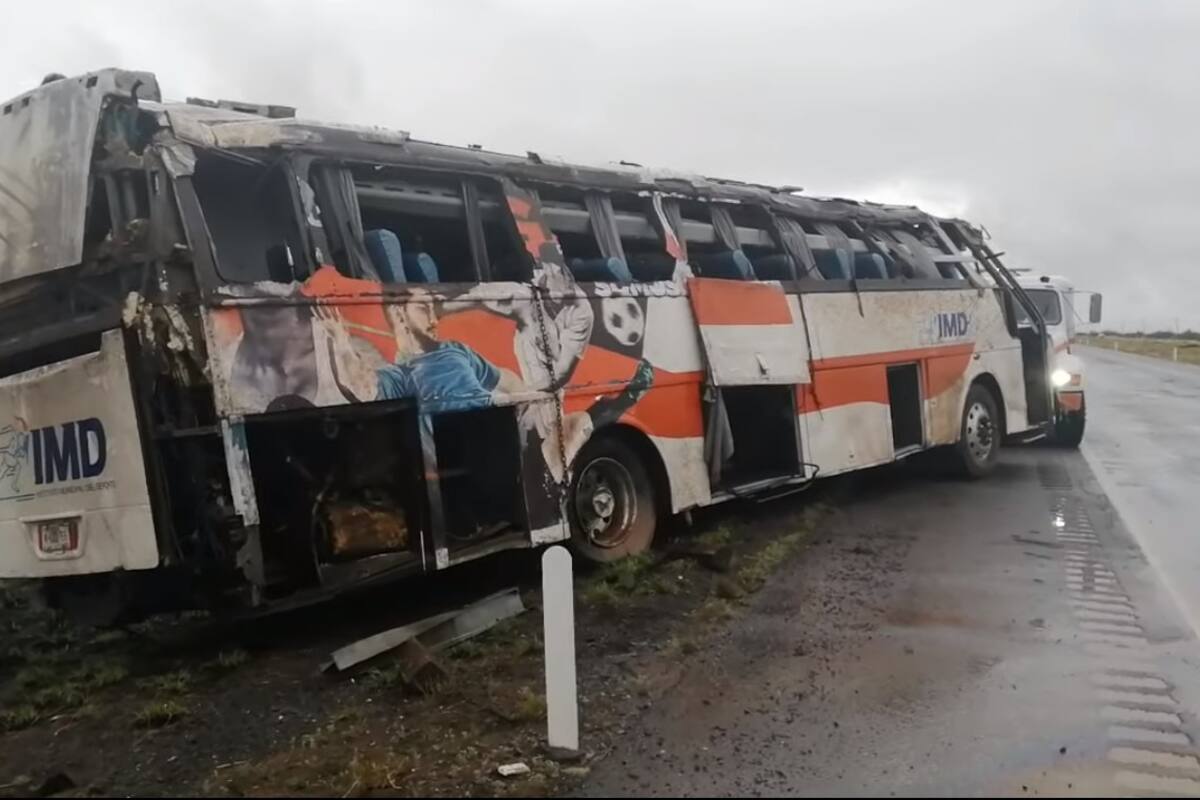 Volcamiento deja al menos 6 boxeadores sonorenses muertos, junto a su entrenador