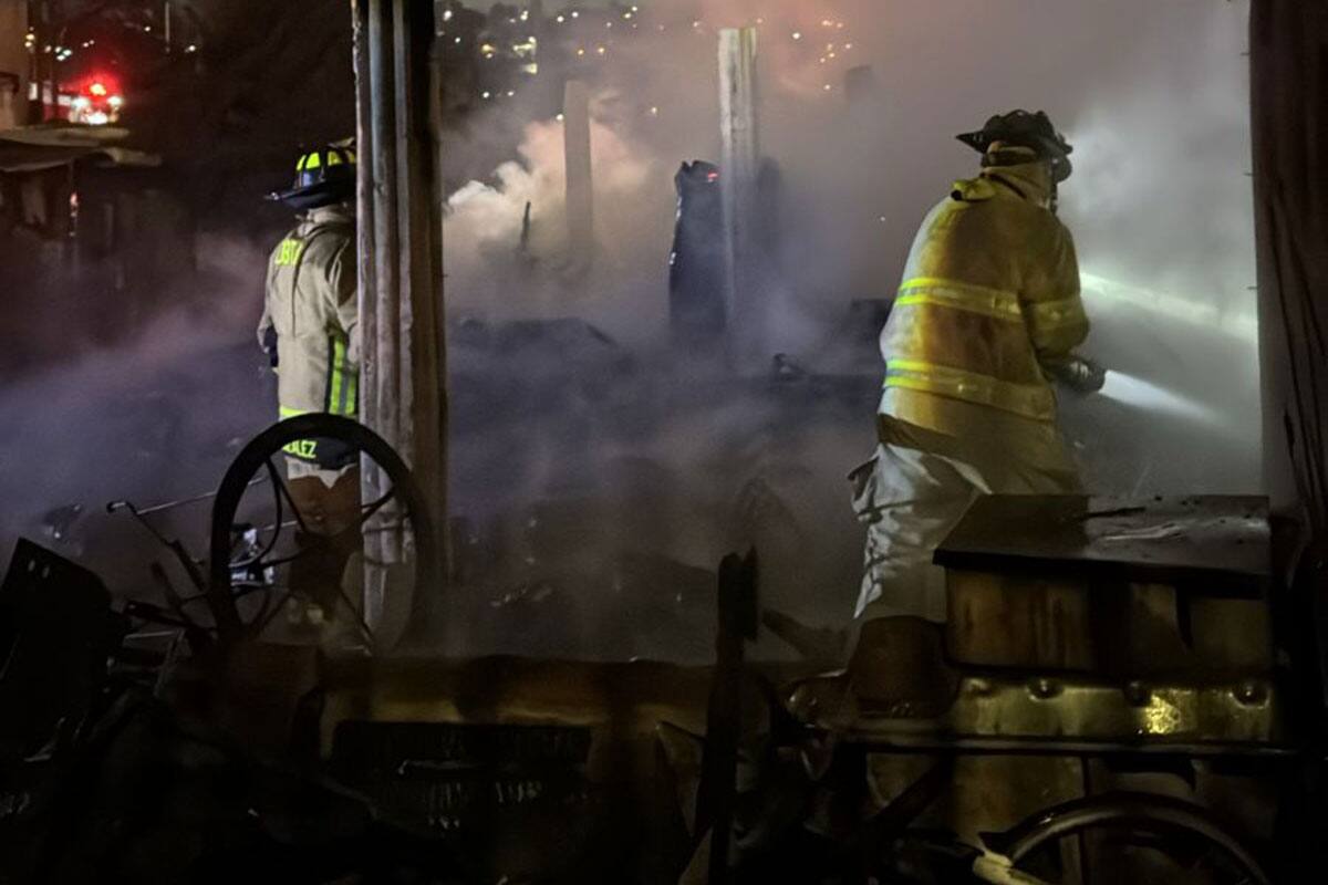Bomberos atienden cuatro incendios y un accidente