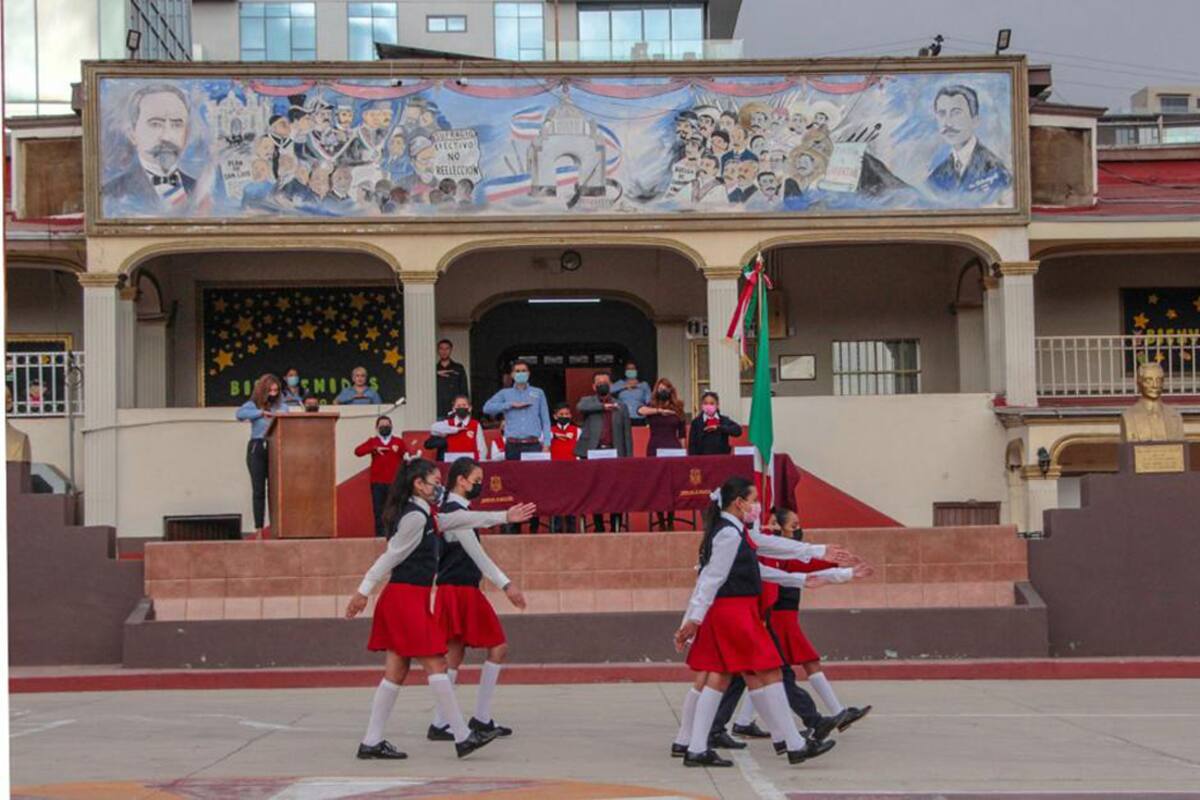 Regresaron a clases más de 300 mil alumnos de educación básica en Tijuana