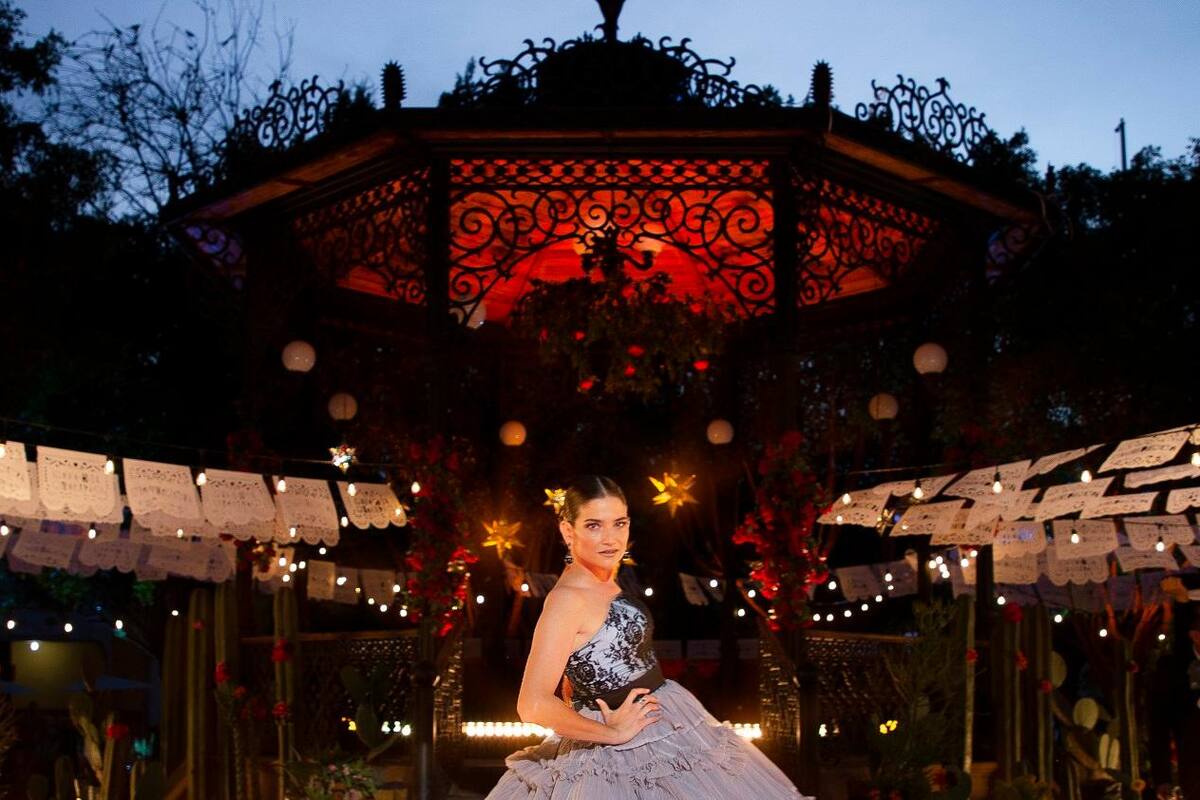 Natalia Jiménez le canta a México con su corazón