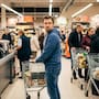 ¿Por qué siempre eliges la fila más lenta? La explicación lógica detrás de la Ley de Murphy que confirma que no es solo tu imaginación