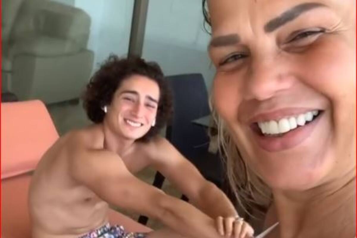 Niurka se graba junto a su hijo Emilio en poca ropa