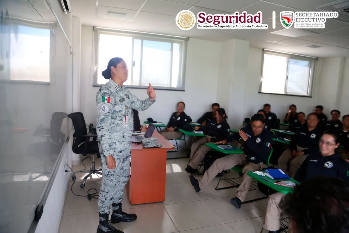 La primera generación está conformada por 200 cadetes y 40 miembros de las fuerzas armadas.