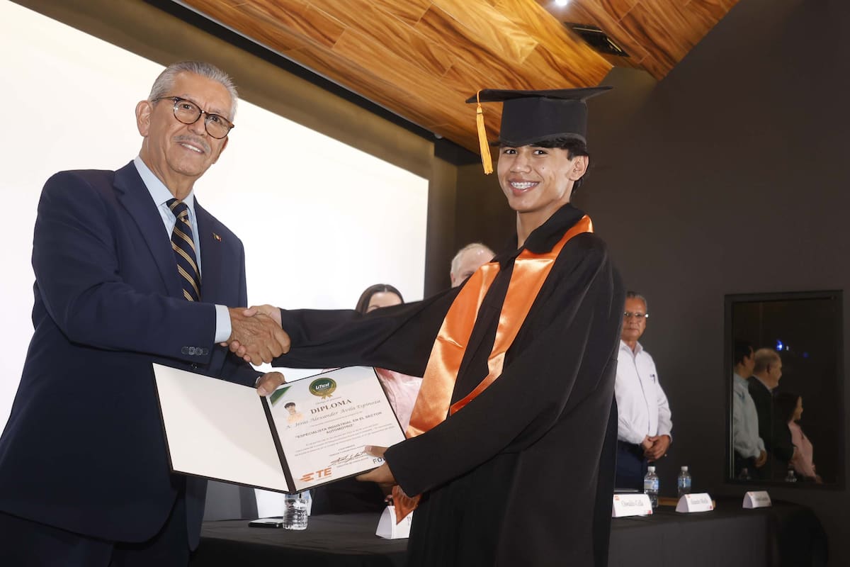 Formados para destacar: Estudiantes de preparatoria completan diplomado ‘Formare’ en industria automotriz