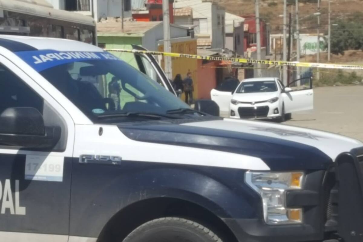 Atacan a policía municipal en Villas del Campo