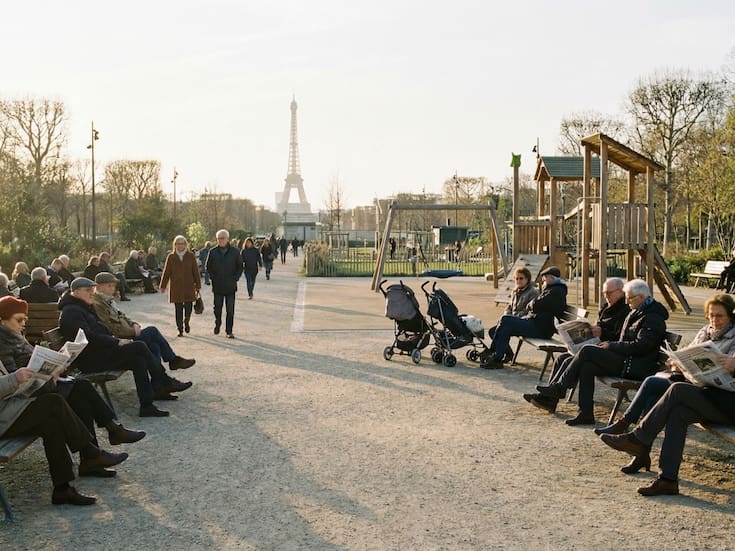 Alerta demográfica en Europa: Francia registra más muertes que nacimientos por primera vez desde la Segunda Guerra Mundial y su tasa de fertilidad cae a niveles de 1914