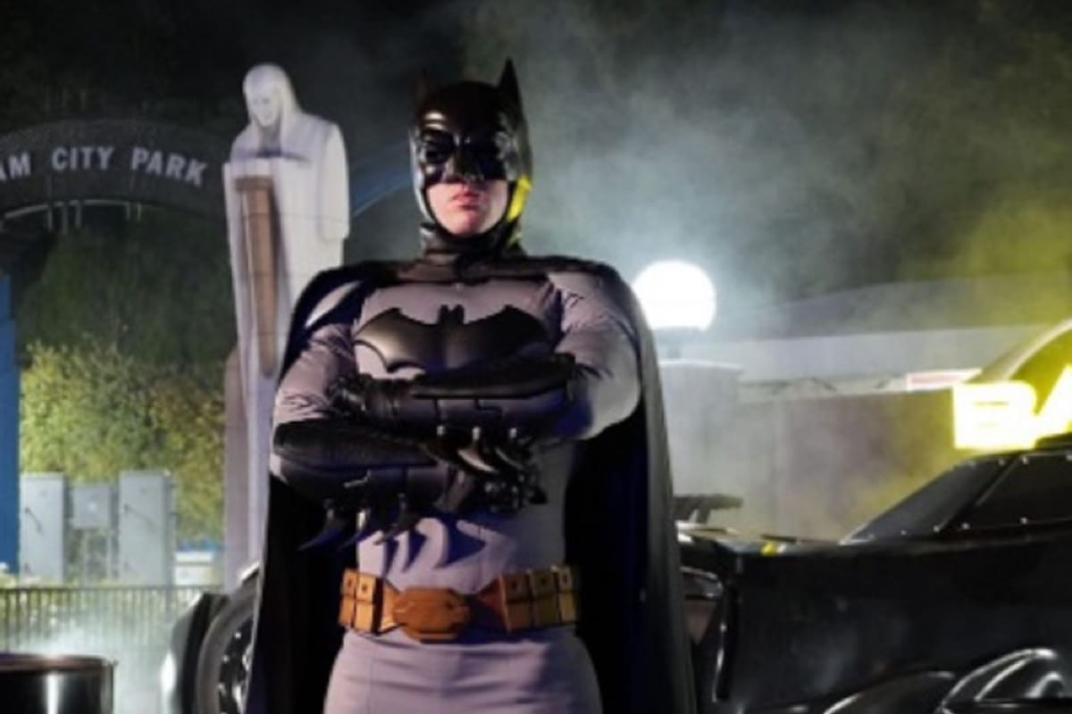 Héroes y Villanos de DC se enfrentan en Magic Mountain