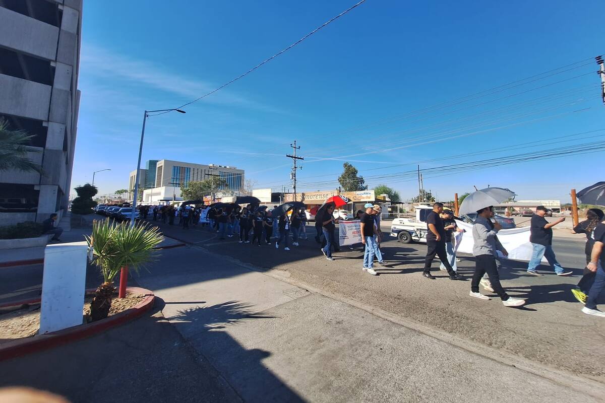 Realizan marcha trabajadores del Poder Judicial de la Federación