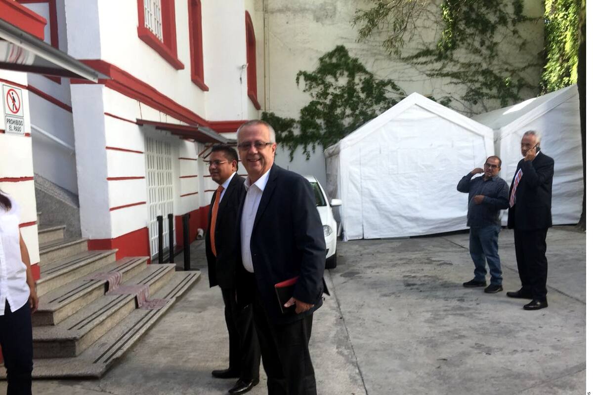 Una caída habría provocado la muerte de Carlos Urzúa