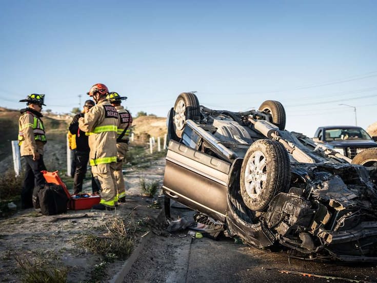 Registran volcadura en la Vía Rápida Poniente sin personas lesionadas