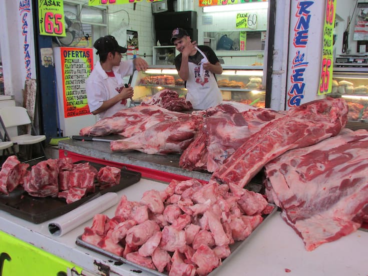 Afecta plaga del gusano barrenador a suministro de carne en México