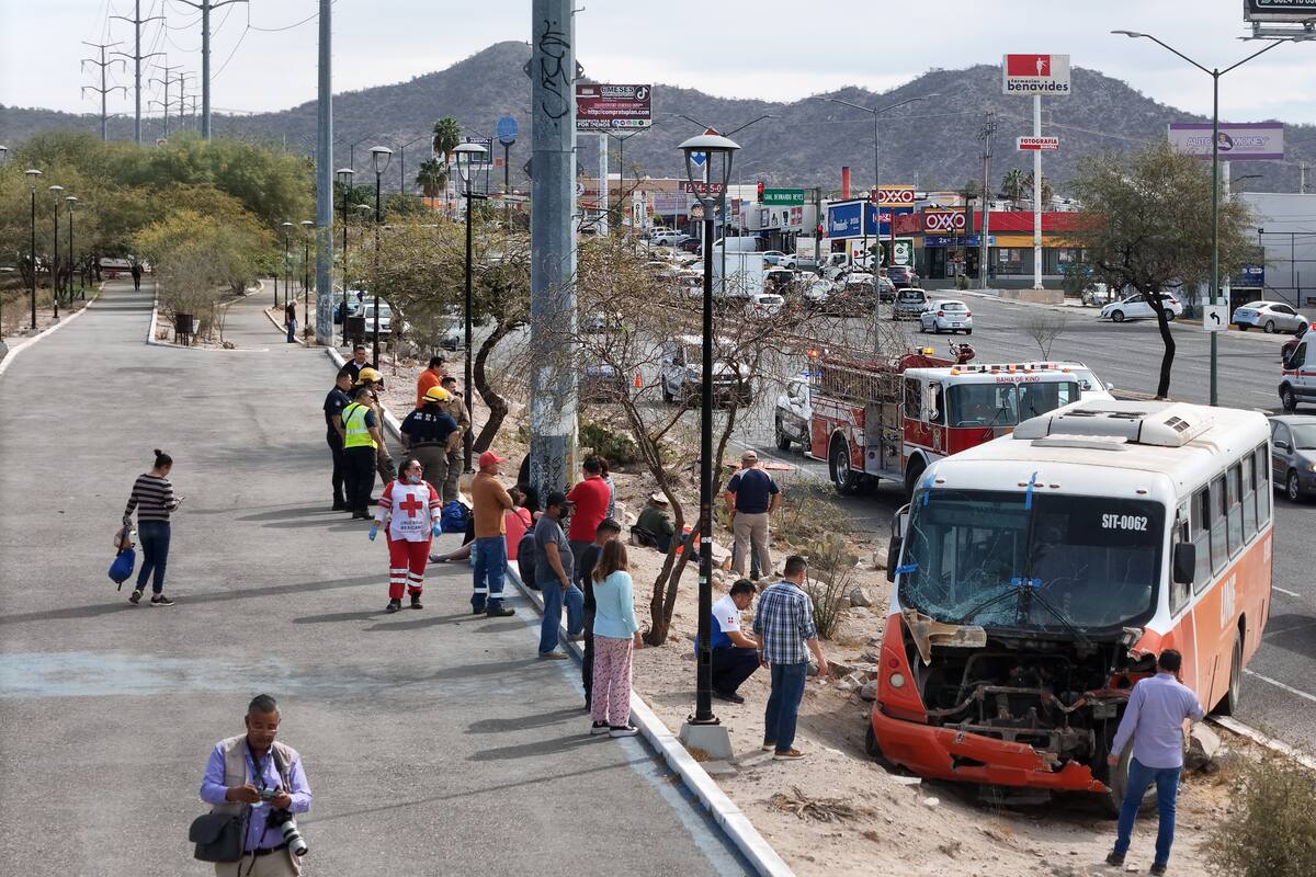 Pasajero de camión involucrado en choque-carambola en Hermosillo narra cómo vivió el accidente: ‘Solo abracé a mi hija, la abracé fuerte