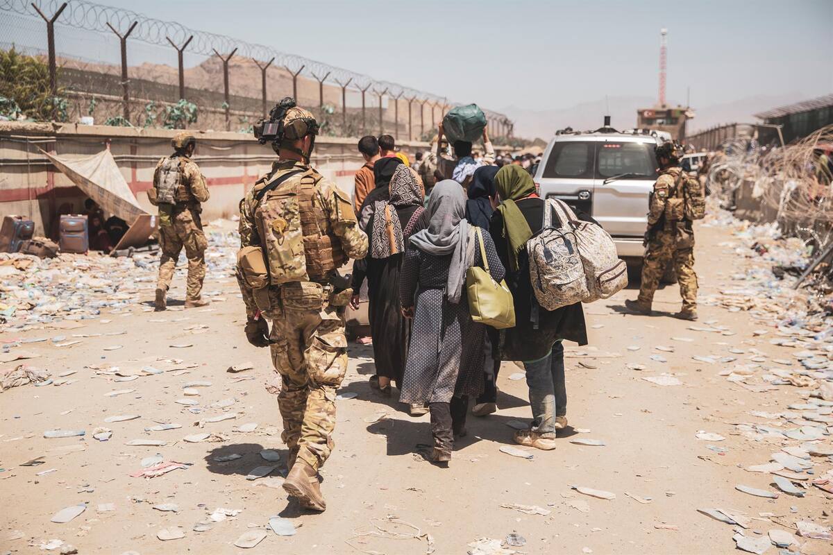 Jefe de la CIA se reúne con líder de talibanes en Kabul; EU debe concluir evacuaciones el 31 de agosto