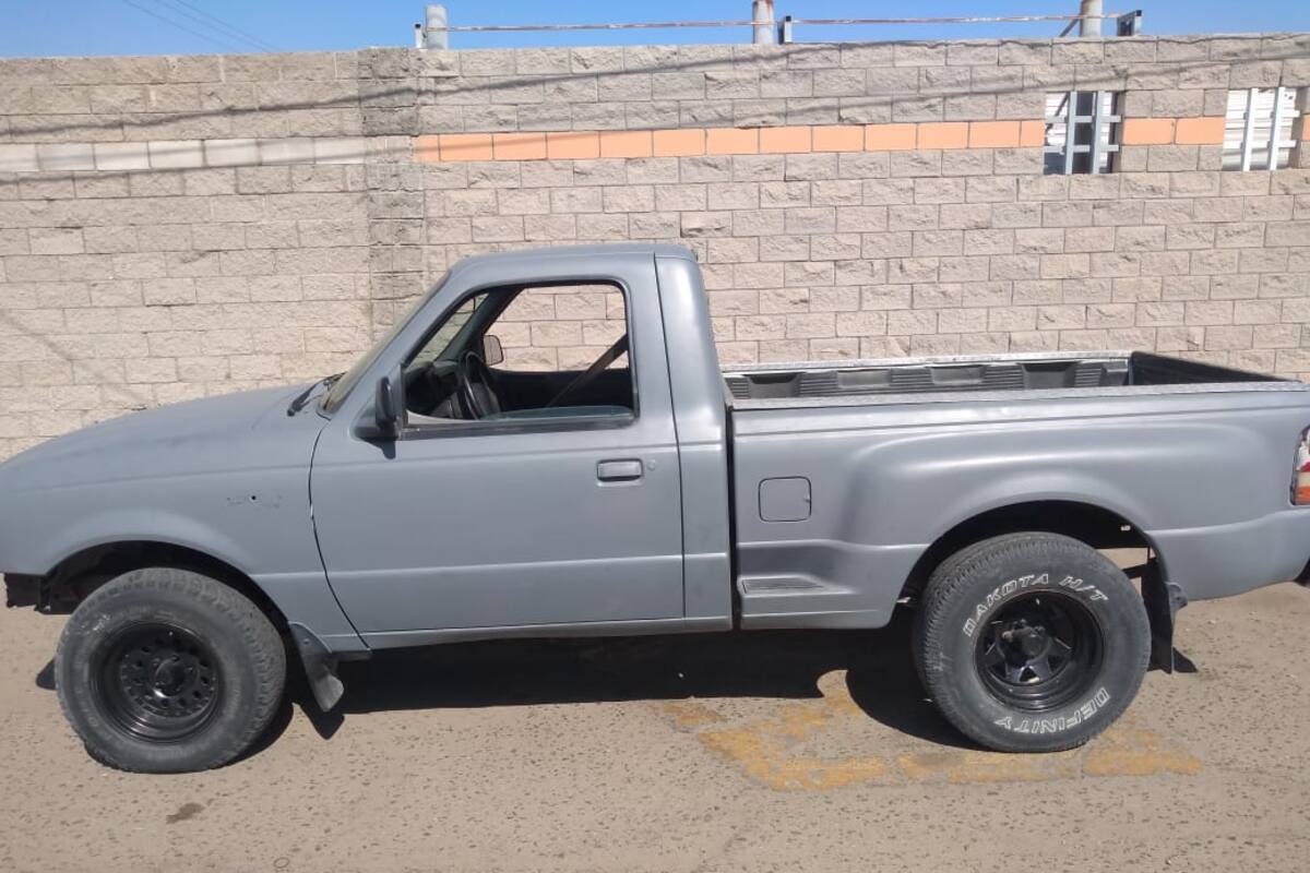 Recuperan en SLRC tres autos robados tras una riña