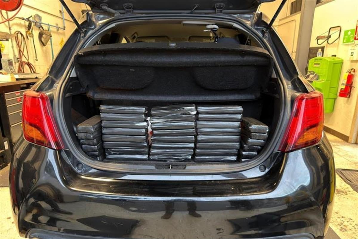 Detienen a traficante de fentanilo en carretera del sur de California