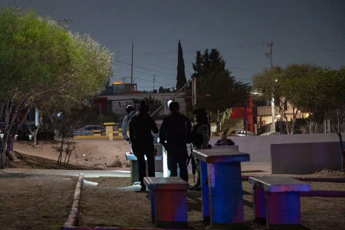 La víctima logró correr para pedir ayuda tras la agresión. En la escena fueron localizados ocho casquillos y, hasta el momento, no hay detenidos. Foto: Border Zoom.